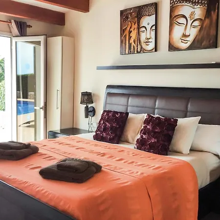 וילה Binibequer Vell Sleeps 14 Air Con Wifi ביניבקה