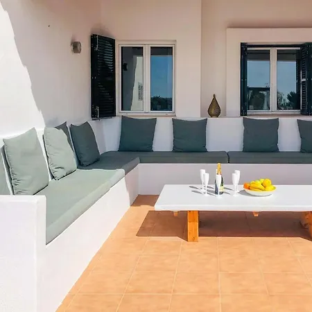 Binibequer Vell Sleeps 14 Air Con Wifi Vila